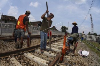 Proyek rel ganda Solo-Kedungbanteng