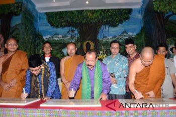 Bupati Lombok Utara resmikan 11 vihara