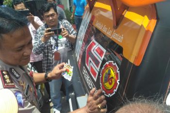 Sering ugal-ugalan di jalan dan berhenti sembarangan, polisi datangi para sopir angkot Padang