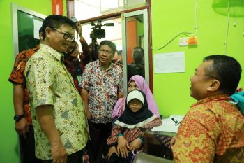 'Dokter Terbang' Layani Warga Perbatasan dan Terpencil