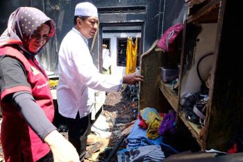 Wali kota serahkan bantuan korban kebakaran