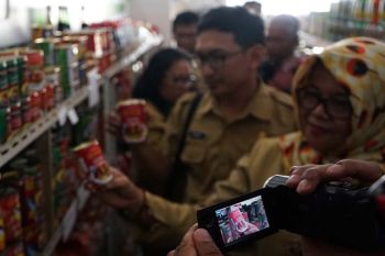 Tim gabungan Pemkot Magelang inspeksi produk ikan dalam kemasan