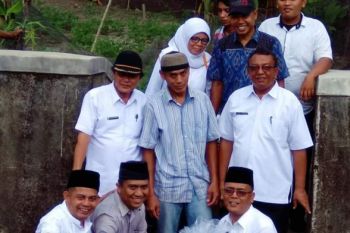 20 ribu benih ikan diserahkan kepada pemuda karang taruna Kinali Pasaman Barat