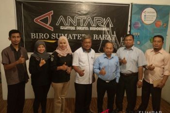 Tim Diskominfo Tanah Datar dalami ilmu jurnalistik ke Antara Sumbar