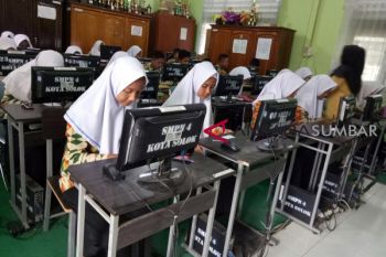 28 SMP di Padang  akan selenggarakan  UNBK