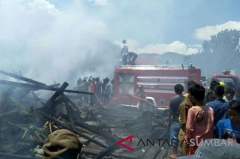 Senin siang, tiga rumah di Pasaman Barat terbakar
