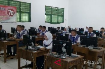 Ujian Nasional Tingkat SLTP Di Balangan Di Ikuti 1.971 Siswa