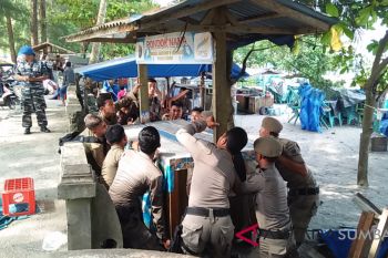 Pemkot Pariaman relokasi pedagang kaki lima Pantai Gandoriah ke pujasera