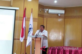 Dibutuhkan komitmen anggota majukan koperasi di Padang, kata Kadis Koperasi UMKM