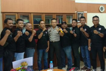 Kapolres Tanjungpinang minta IWO bersama perangi hoax