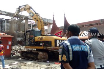 Tak layak pakai, Pasar Ateh Bukittinggi dirobohkan