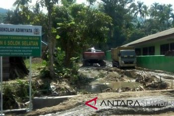 Antisipasi banjir susulan, BPBD Solok Selatan tuntaskan pengerukan Sungai Pangkua