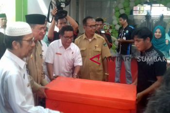 West Pasaman Assisted Fishermen To Increase Fish Production