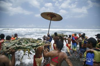 Aparat diminta mengusut perusakan lokasi tradisi Sedekah Laut