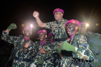 352 Prajurit Marinir resmi menyandang "Baret Ungu"