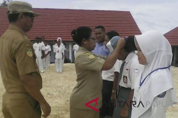 Seluruh guru SMK kesehatan di Biak Numfor berstatus honorer