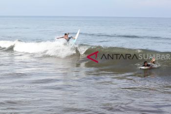 BELAJAR MAIN SURFING