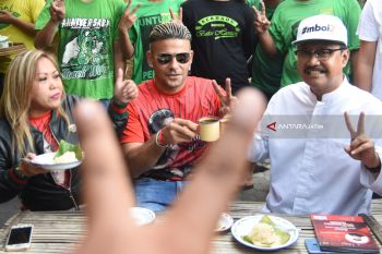 Gus Ipul Bersama Christian Gonzales