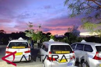 Taksi di Bandara Komodo sebaiknya ditata
