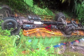 Longsor di Palupuh, akses Bukittinggi-Pasaman terganggu