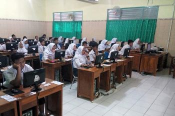Server mati, UNBK SMP di Solo molor 30 menit