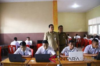 19.261 siswa SMA sederajat Sulut siap  UNBK