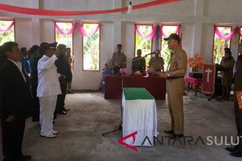 Bupati Sitaro Lantik Dua Penjabat Kapitalau di Tagulandang