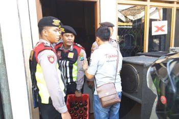 Polisi Tertibkan Rumah Hiburan Musik eks Dolly