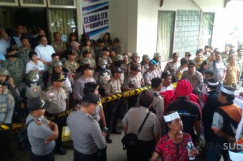 DPRD  Manado Terima Masukan Pendemo Buruh Sampah