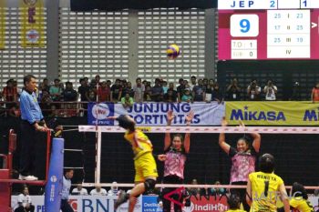 Tim Putri PLN kalahkan Popsivo 3-2