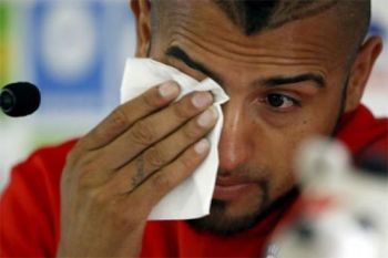 Operasi lutut, Vidal menepi selama sisa musim