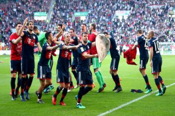 Kalahkan Augsburg Bayern juara ke-enam kalinya