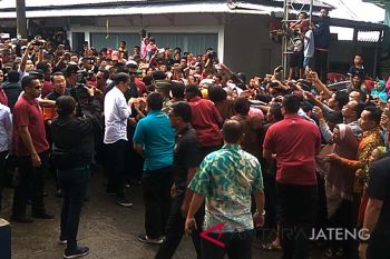 Meski hujan, korban gempa antusias sambut Presiden Jokowi