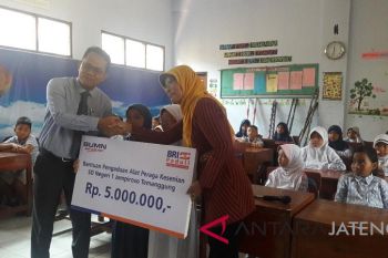 BRI bantu alat kesenian SD di Temanggung