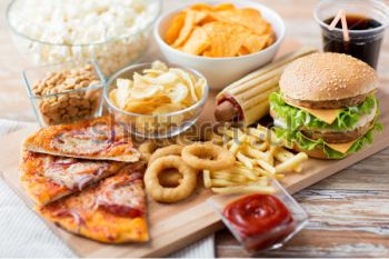 Sering konsumsi makanan cepat saji? ini yang terjadi pada tubuh anda