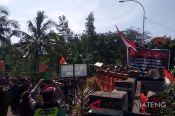 Cemari lingkungan, warga tuntut penutupan TPA Kaliori Banyumas (VIDEO)