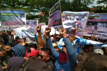 Ribuan warga Pati tuntut normalisasi Sungai Juwana