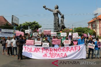 Warga Jepara demo tolak pornografi