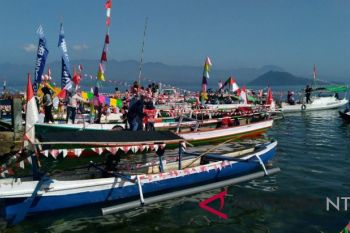 Puluhan Perahu Hias Semarakkan Festival Pesona Lawata