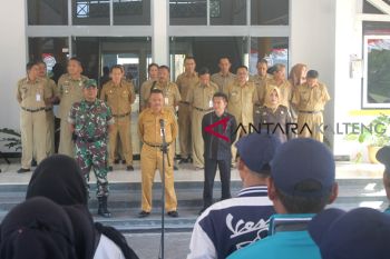 Sekda lepas kontingen Sukamara menuju FBIM