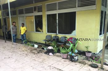 Kantor Golkar Sumbar dirusak kadernya sendiri (video)