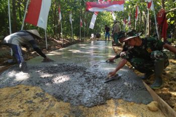 Kodim Pati bantu perbaikan jalan desa sepanjang 1.700 meter