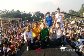 Ribuan warga Bandarlampung hadiri kampanye Arinal-Chusnunia