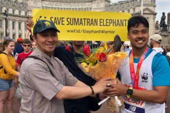 Chicco Jericho bersama 40.000  pelari ikut London Marathon