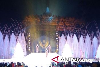 PT TWC menggelar Mahakarya Borobudur "Indonesia Berkain"
