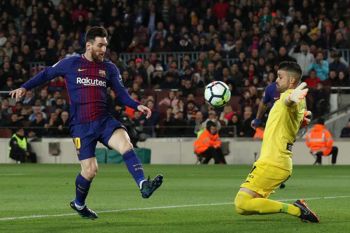 Tiga gol Messi samai rekor tak terkalahkan