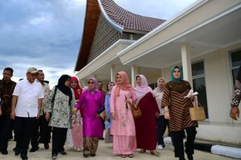 Sentra Tenun Terbesar di Indonesia Diresmikan Mei