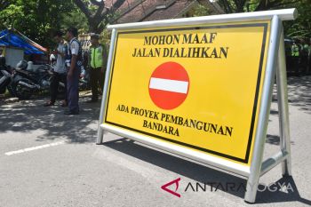 AP diharapkan membuat akses jalan Pantai Congot