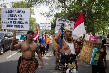 Memperingati hari buku sedunia