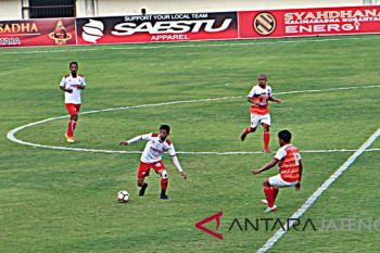 Jaga keseimbangan, Persis butuh pemain tambahan